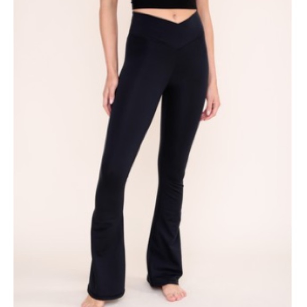 HIGH WASTED CROSSOVER FLARED LEGGINGS